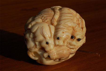Netsuke Calender Ball