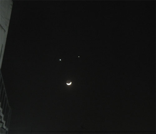 moon-jupiter-venus-triangle-03 Moon, Jupiter and Venus form as a Traiangle Photo